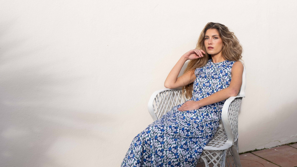 Cómo elegir un look de invitada que puedas volver a llevar